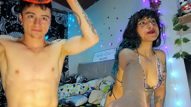 Snapshot of puepleholly chatting on 11.03.25 puepleholly online show from 11.03.25