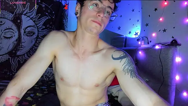 Snapshot of puepleholly chatting on 01.18.26 puepleholly online show from 01.18.26