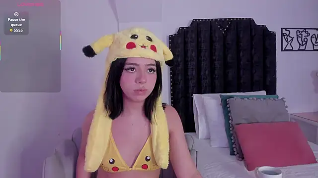 Snapshot of Cassie66_ chatting on 11.18.25 Cassie66 online show from 11.18.25