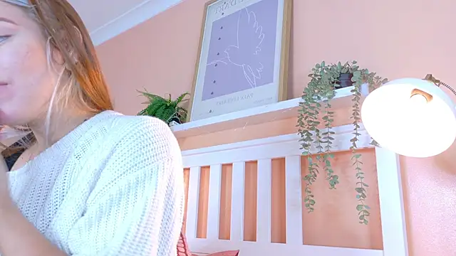 Snapshot of BelaMiller_ chatting on 09.09.25 BelaMiller online show from 09.09.25