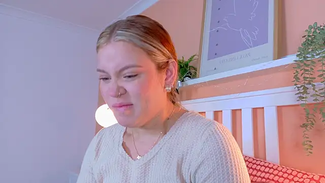 Snapshot of BelaMiller_ chatting on 09.11.25 BelaMiller online show from 09.11.25