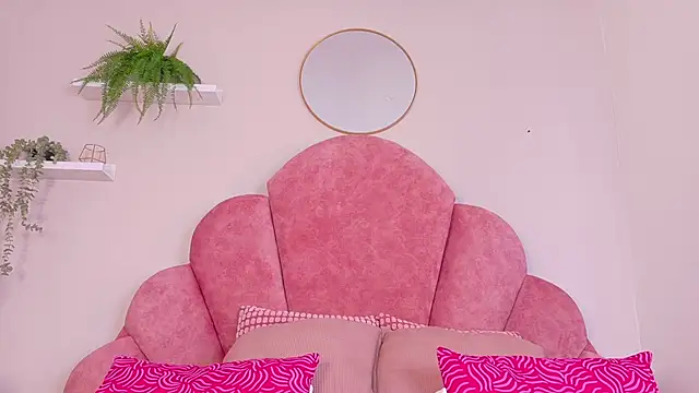 Snapshot of TiffValentinee_ chatting on 10.14.25 TiffValentinee online show from 10.14.25