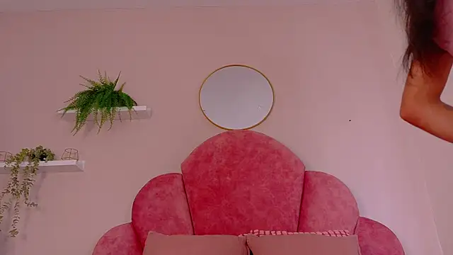 Snapshot of TiffValentinee_ chatting on 10.15.25 TiffValentinee online show from 10.15.25