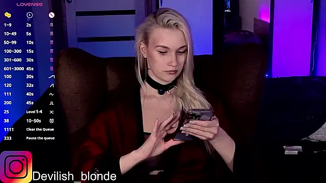 Snapshot of HitchcocianBlonde chatting on 02.19.26 HitchcocianBlonde online show from 02.19.26