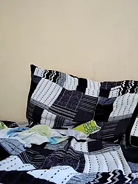 La Cosita 69 online show from 10.17.25