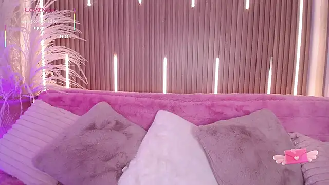 MylaDreams online show from 10.04.25