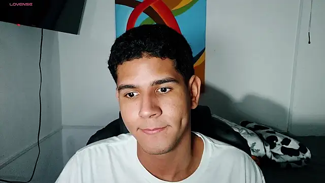 Snapshot of juanacock_1 chatting on 10.04.25 juanacock 1 online show from 10.04.25