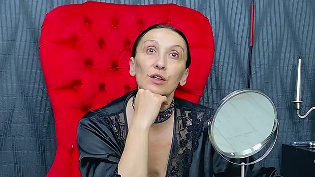 Snapshot of MistressDora chatting on 07.30.26 MistressDora online show from 07.30.26