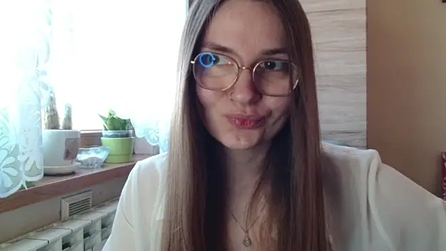 LooveELLYx online show from 04.02.26