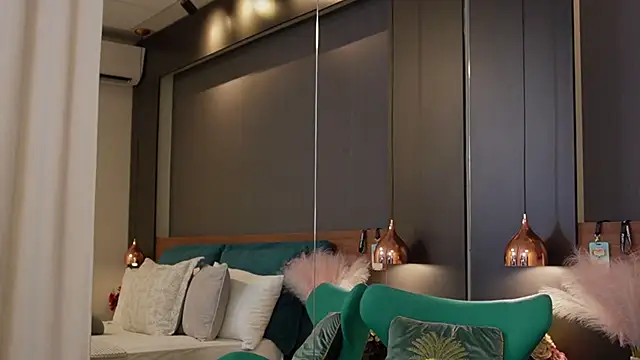 EmilyTrix online show from 04.22.26