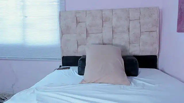 kethe love  online show from 04.04.26