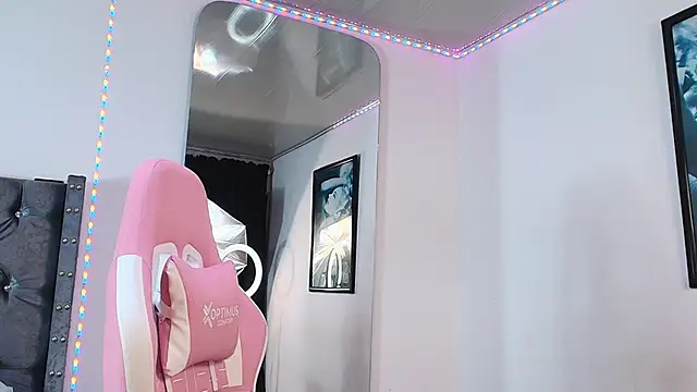 GraceWallace  online show from 11.22.25