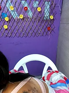 Snapshot of karinnahotdirty chatting on 09.27.25 karinnahotdirty online show from 09.27.25