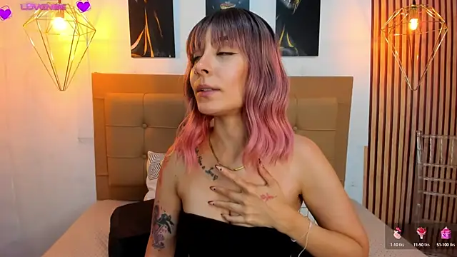 alesziarose online show from 09.24.25