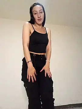 Snapshot of Oriana111 chatting on 10.06.25 Oriana111 online show from 10.06.25