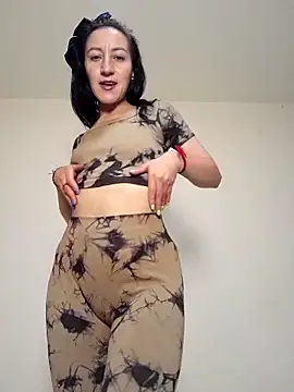 Snapshot of Oriana111 chatting on 10.28.25 Oriana111 online show from 10.28.25