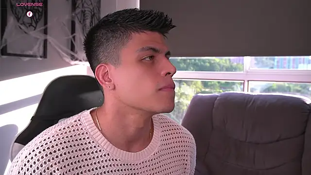 tyler muscle1 online show from 10.13.25