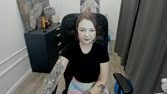 Snapshot of MariaRobinsone chatting on 05.20.26 MariaRobinsone online show from 05.20.26