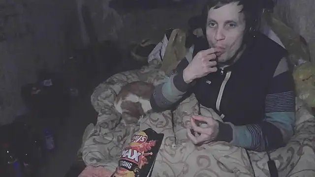 Snapshot of makarov1993 chatting on 12.18.25 makarov1993 online show from 12.18.25