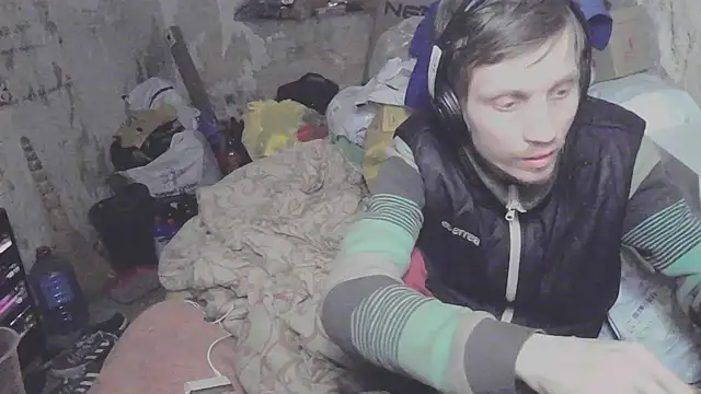 Snapshot of makarov1993 chatting on 02.25.26 makarov1993 online show from 02.25.26