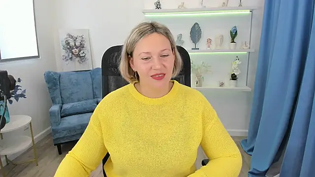 NinaStarle online show from 10.08.25