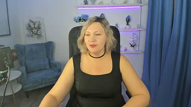 NinaStarle online show from 11.06.25