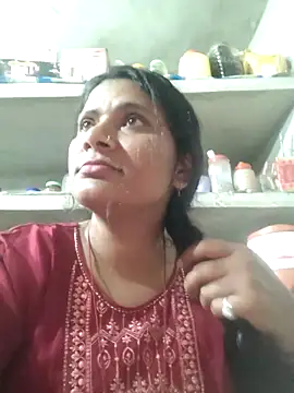 Snapshot of couple_71 chatting on 02.13.26 couple 71 online show from 02.13.26