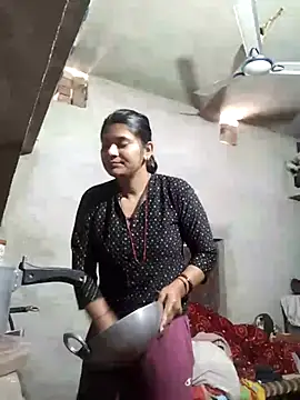 Snapshot of couple_71 chatting on 02.17.26 couple 71 online show from 02.17.26