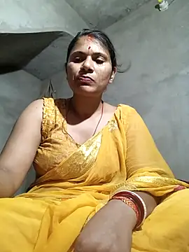 Snapshot of couple_71 chatting on 04.17.26 couple 71 online show from 04.17.26