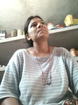 Snapshot of couple_71 chatting on 05.21.26 couple 71 online show from 05.21.26