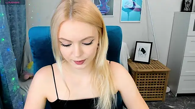 KatherineePierce online show from 05.19.26