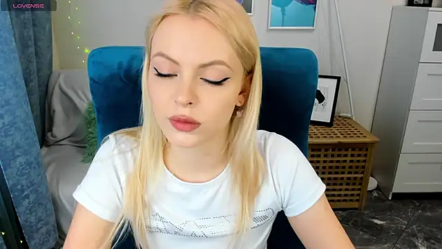 KatherineePierce online show from 05.22.26