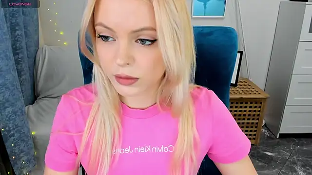 KatherineePierce online show from 06.04.26