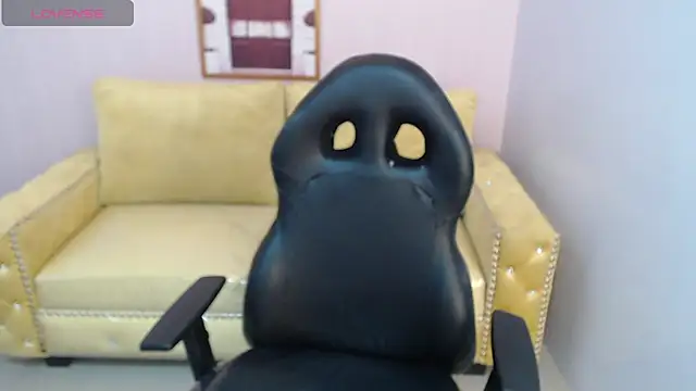 Snapshot of bellatrix_ch chatting on 11.16.25 bellatrix ch online show from 11.16.25