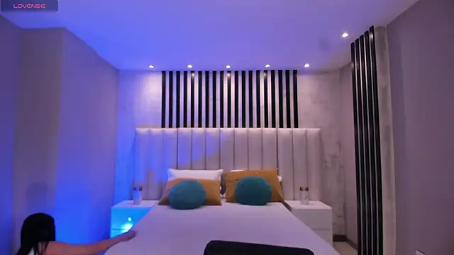 IsabellaMoreau online show from 10.30.25