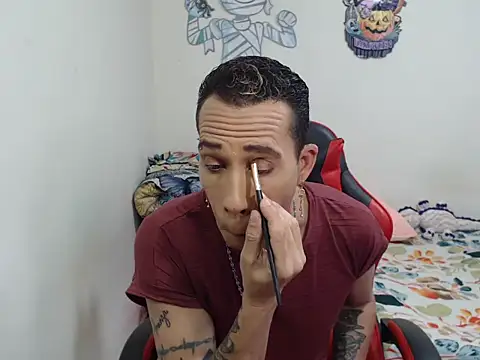 Snapshot of afrodit_25 chatting on 10.24.25 afrodit 25 online show from 10.24.25