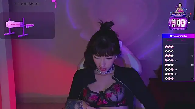 Snapshot of Moonlightt_21 chatting on 04.25.26 Moonlightt 21 online show from 04.25.26