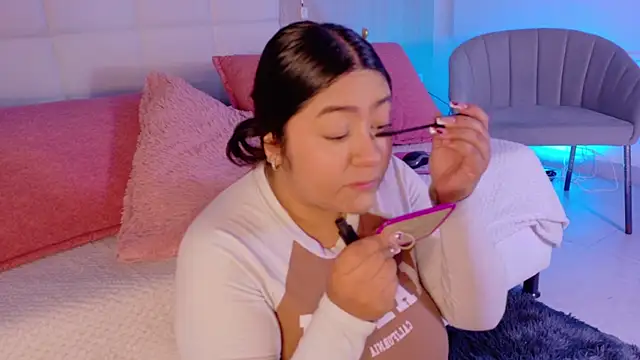 Leah Bensson online show from 09.16.25