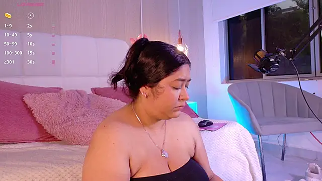 Leah Bensson online show from 09.25.25