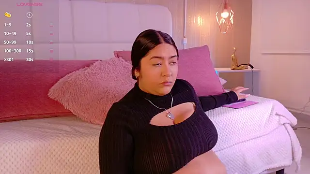 Leah Bensson online show from 10.04.25