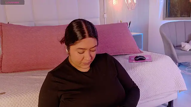 Leah Bensson online show from 10.11.25