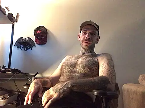 Snapshot of BlueCollarTattoos chatting on 05.12.26 BlueCollarTattoos online show from 05.12.26