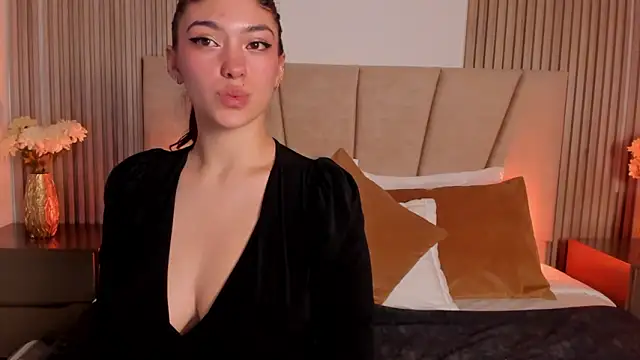 Victoria Beaumont online show from 11.07.25