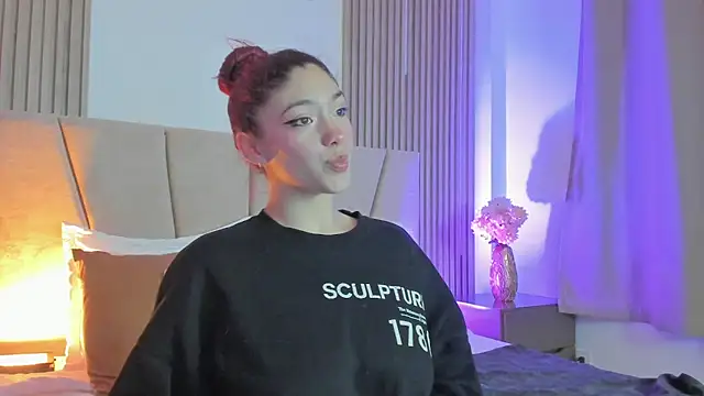 Victoria Beaumont online show from 12.03.25