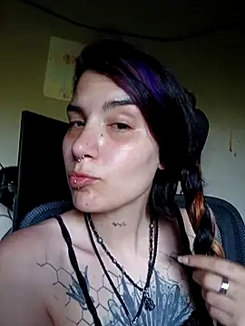 Snapshot of Darkw1tch chatting on 11.27.25 Darkw1tch online show from 11.27.25