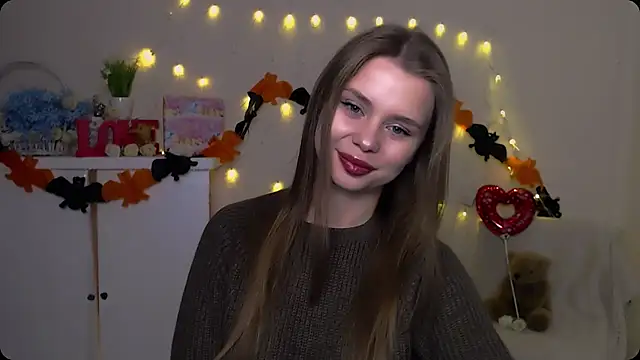 Snapshot of OceanicDawn chatting on 10.23.25 OceanicDawn online show from 10.23.25