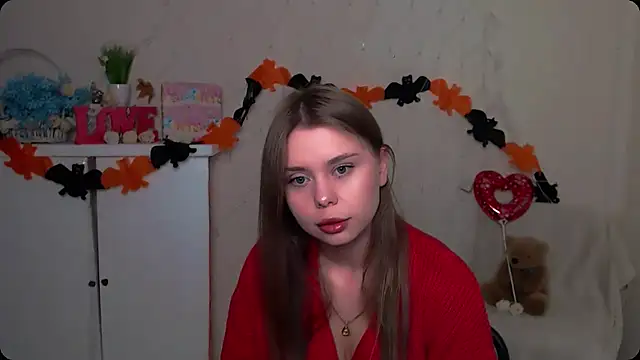 Snapshot of OceanicDawn chatting on 10.24.25 OceanicDawn online show from 10.24.25