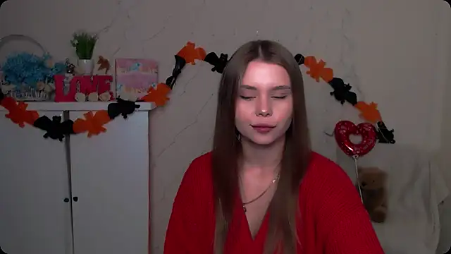 Snapshot of OceanicDawn chatting on 10.27.25 OceanicDawn online show from 10.27.25