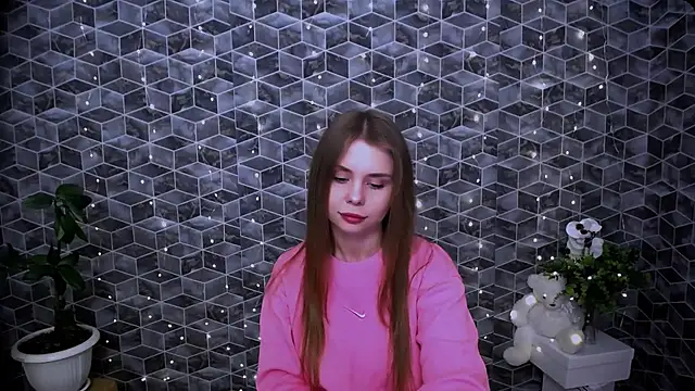 Snapshot of OceanicDawn chatting on 11.18.25 OceanicDawn online show from 11.18.25