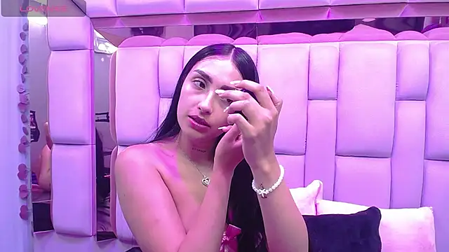 Issabela Mackey  online show from 01.09.26